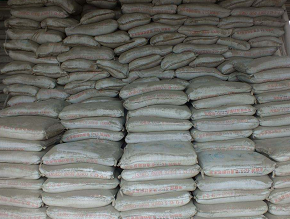 水泥砖机生产的水泥砖出现裂缝该怎么办？